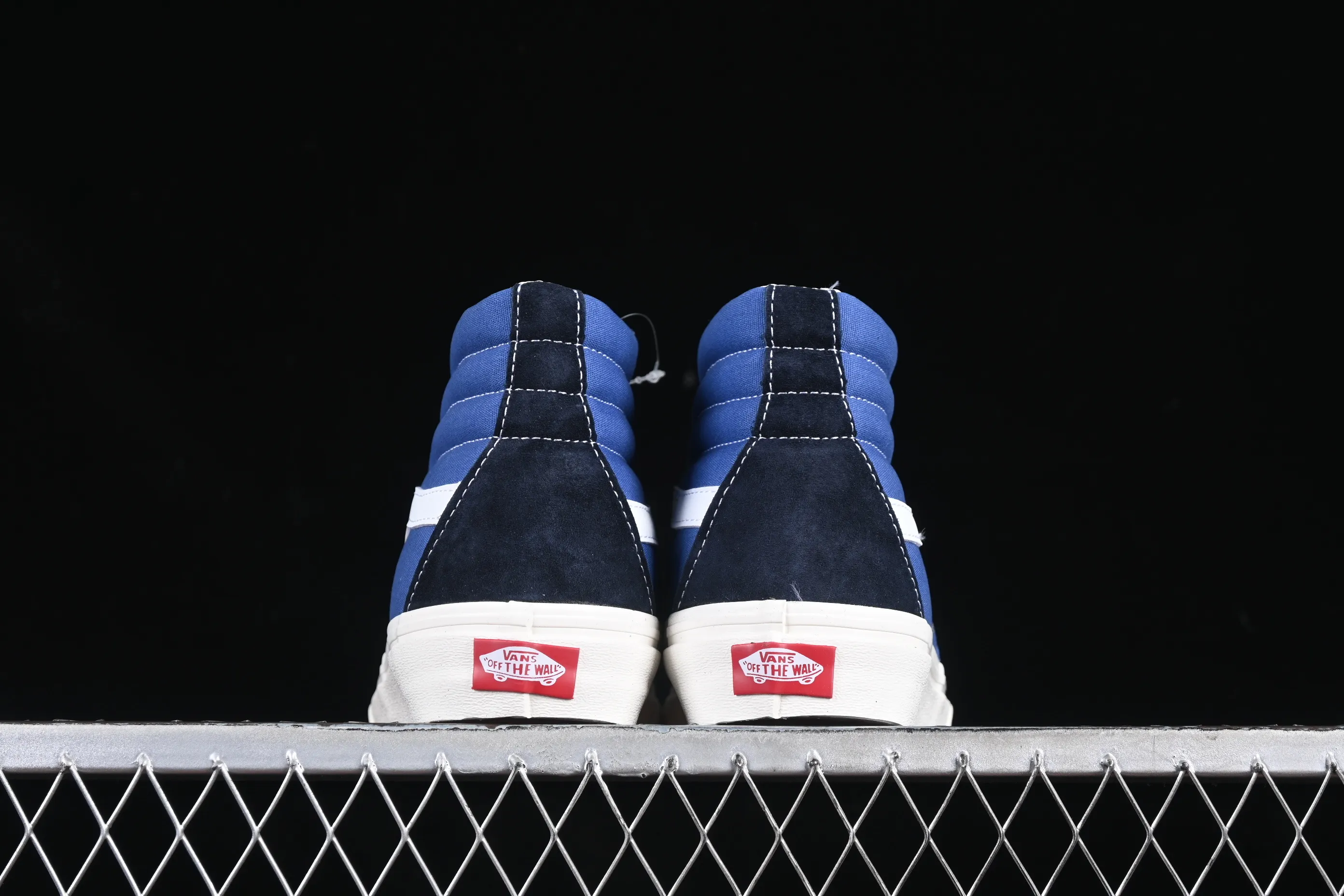 All categories Vans Vans series Vans Hi Vans high-top Vans Clash The Wall Vans fashion high-top casual sneakers VN000CNSN01